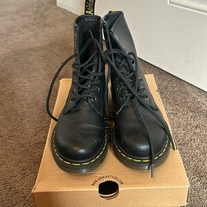 Dr Martens 1460 Pascal Boot women size 7us 5UK